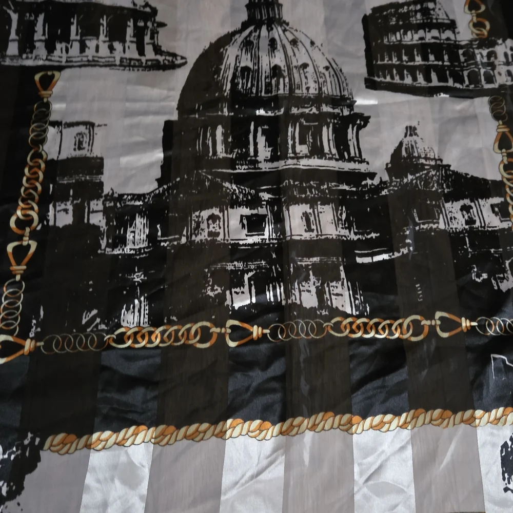 La Dolce Vita Style – Roma Italy Landmark Scarf w/ Colosseum & Vatican